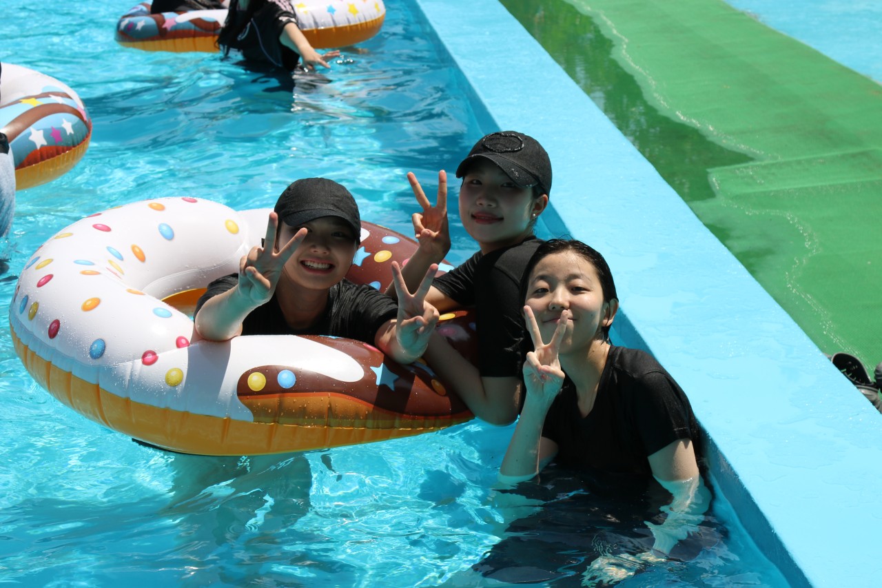 백석대학교회 새벽이슬청년부-2025 7_11-13 여름수련회-70417035383.jpg