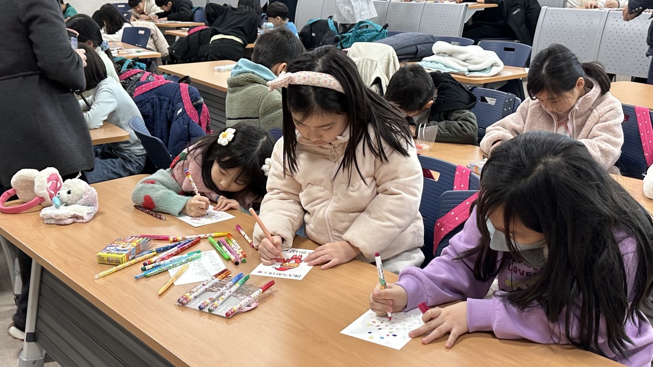 2025-26 백석대학교회 아동부-2025년 성탄주일-73990189794.jpg