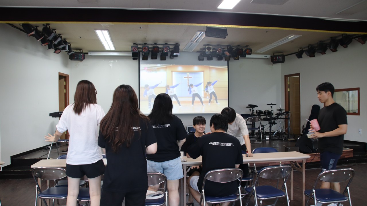 백석대학교회 새벽이슬청년부-2025 7_11-13 여름수련회-70415647613.jpg