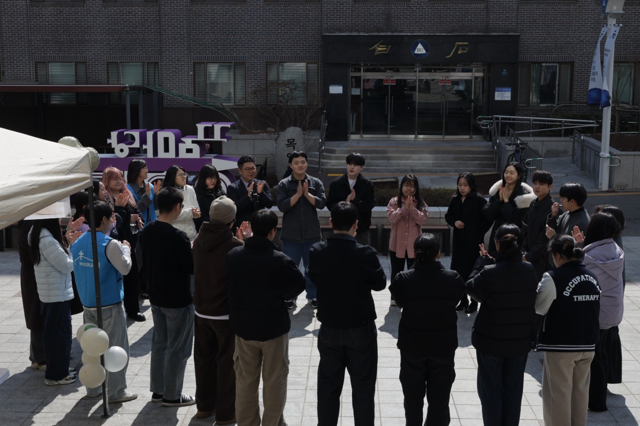 백석대학교회 새벽이슬청년부-26년도 캠퍼스 전도 1일차-76198826453.jpg