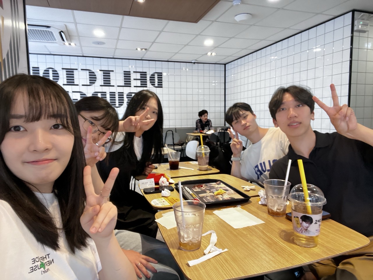 백석대학교회 새벽이슬청년부-2025 6월 또래모임-69772162022.jpg